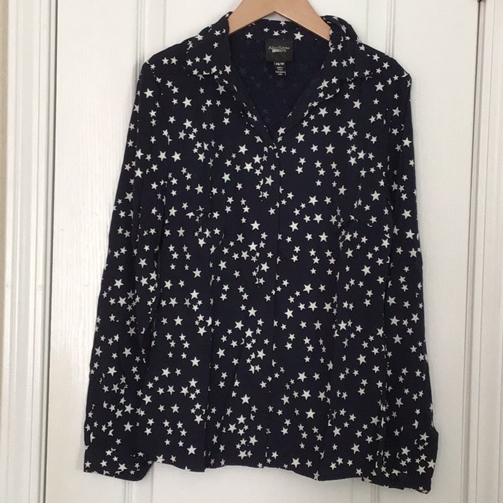 Alice Ritter Brooklyn stars button down shirt